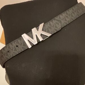 Michael Kors Men’s Reversible Leather Signature Belt